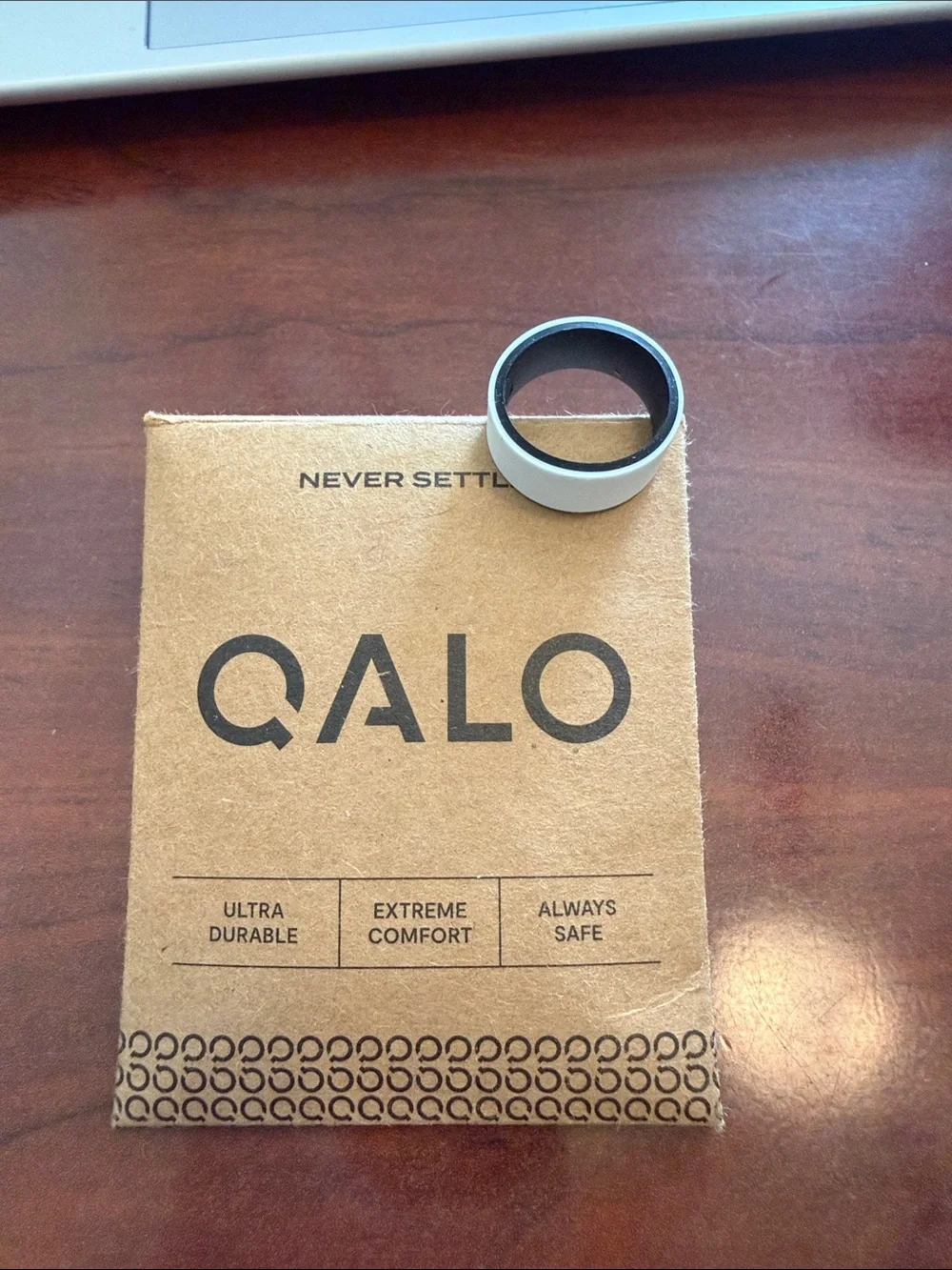 QALO Yoga  Silicone Ring in white with black Rim